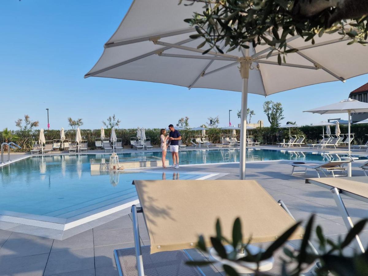 Fantinello Hotel Caorle Buitenkant foto