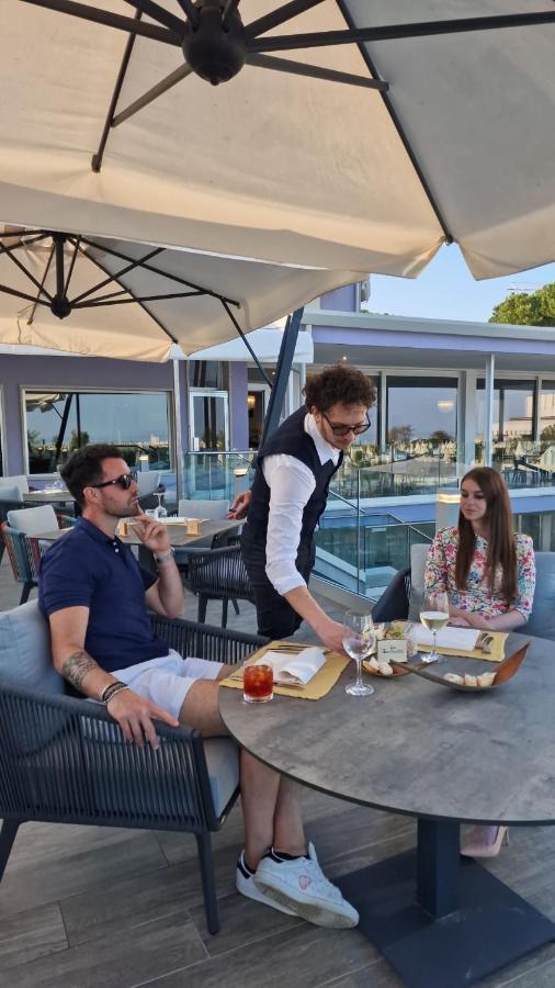 Fantinello Hotel Caorle Buitenkant foto