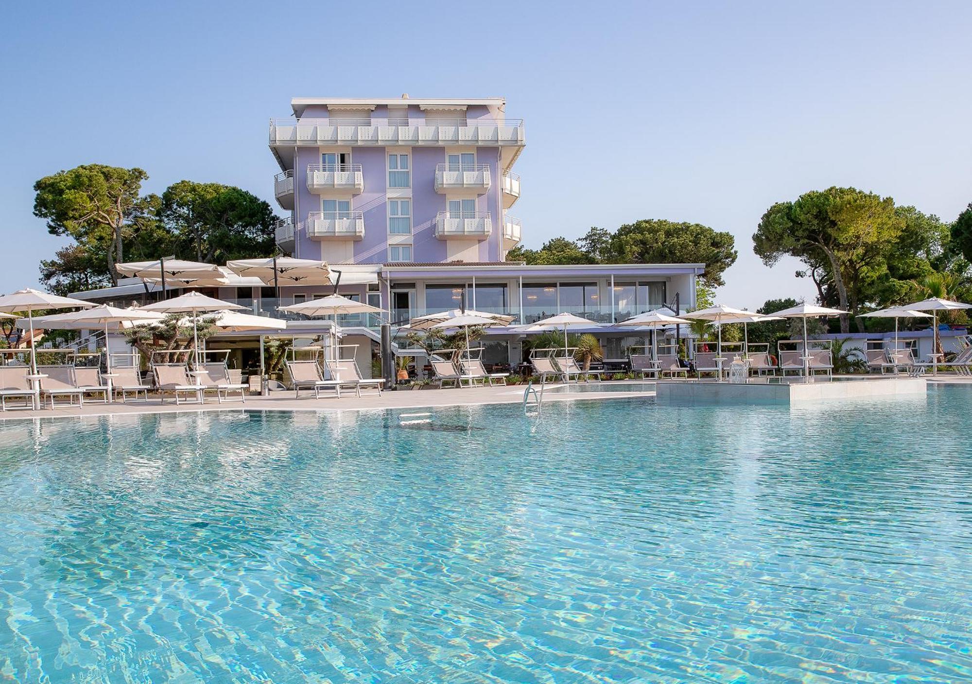 Fantinello Hotel Caorle Buitenkant foto