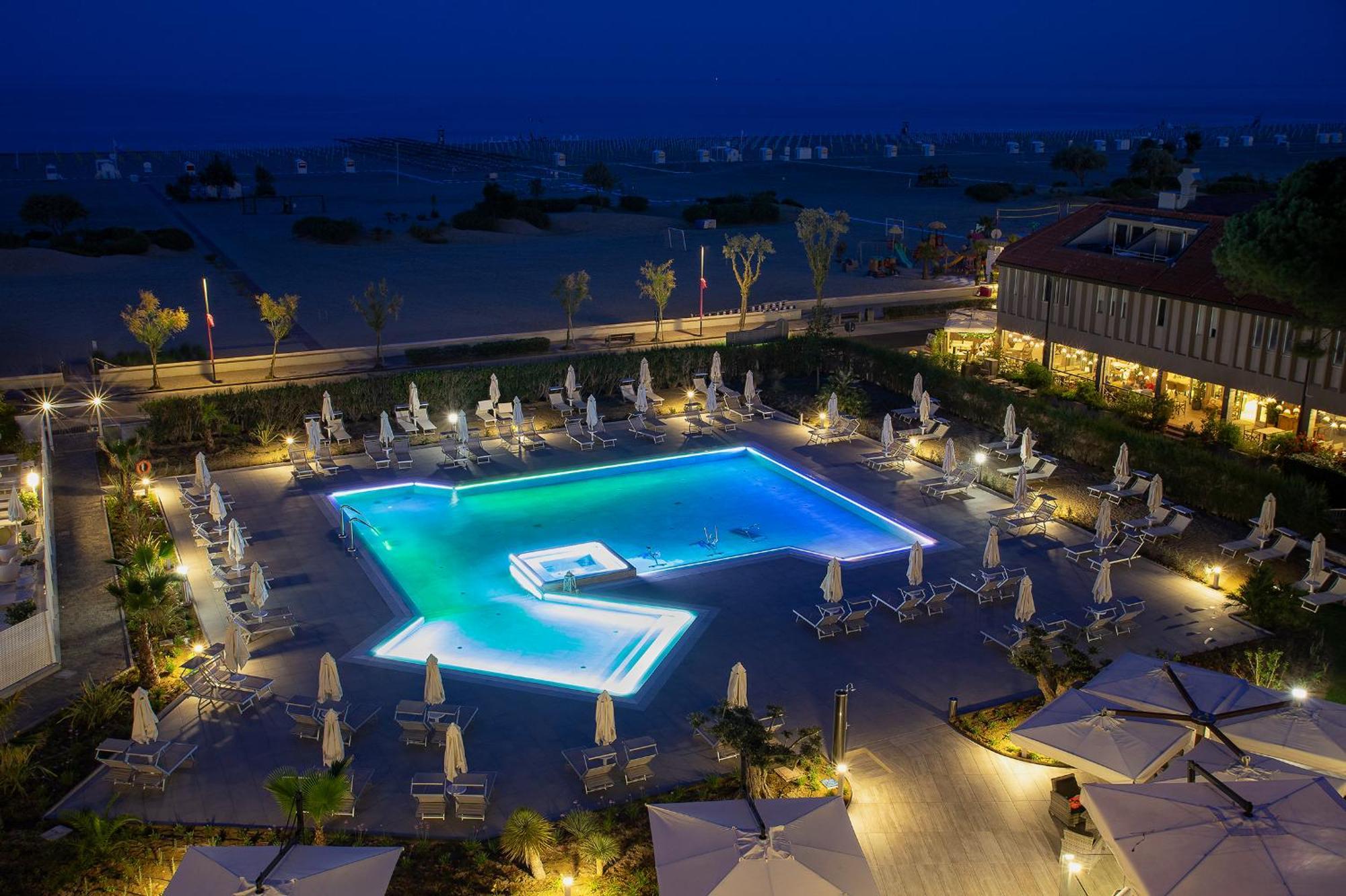Fantinello Hotel Caorle Buitenkant foto