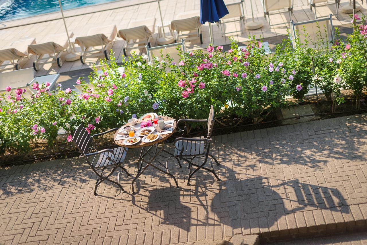 Fantinello Hotel Caorle Buitenkant foto